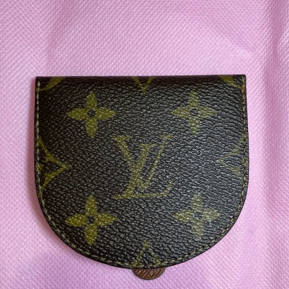 Louis Vuitton monogram coin case ๐ค - Picture 1 of 13